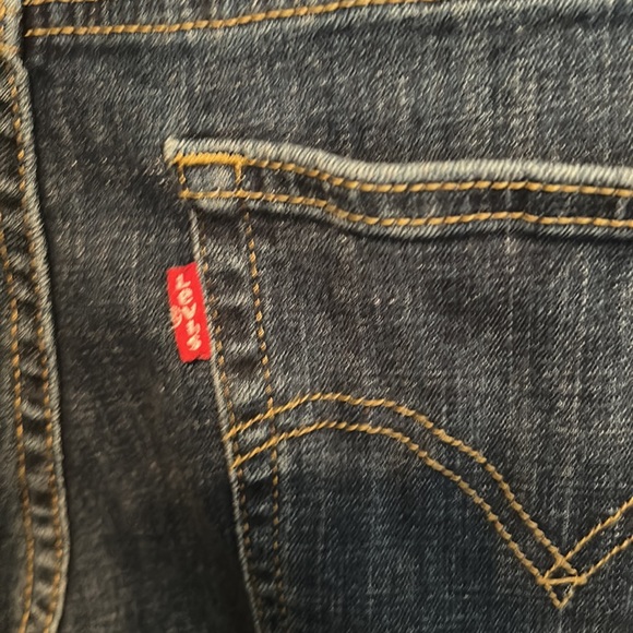 Levi’s size 31 boyfriend jeans. Rarely worn. Smoke free home! - Picture 5 of 7